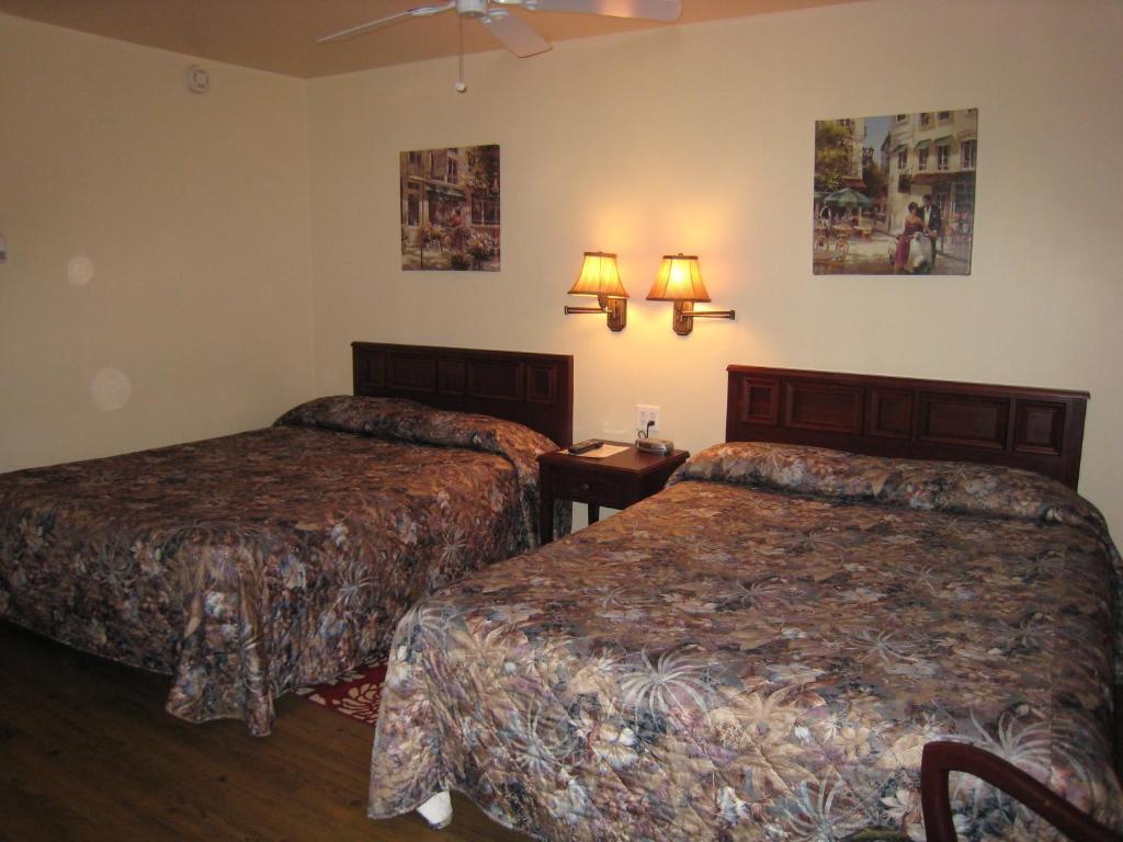 Johnny'S Motel Grand Forks Zimmer foto