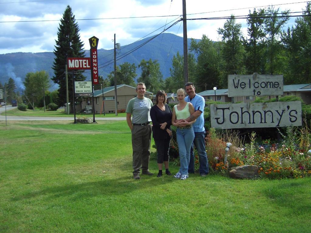 Johnny'S Motel Grand Forks Exterior foto